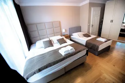 Image de Lux central Apartment witt 2 bedroom with balcony