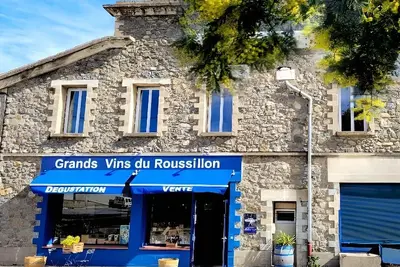 Image de Dans une cave de vignerons