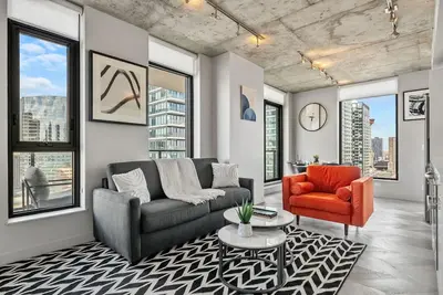 Image de Luxe Modern Escape W/ Tower Views