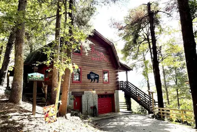 Image de Rustic-Modern Log Cabin Getaway: Family-Friendly, Quiet Ranch, Wildlife at Your Door in Clyde, North Carolina