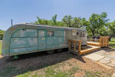 Image de Charming Luxurious Airstream Beautifully Design with Indoor Bath in Texas