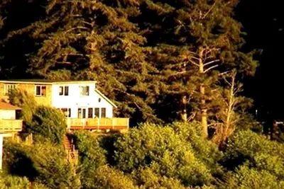 Image de Spacious Cottage Rental with Ocean Views in Netarts, Oregon
