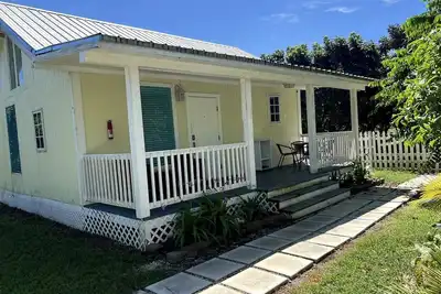 Image de Cozy Cottage on a Tropical Fruit Farm for a Peaceful Escape near Homestead, Florida