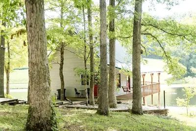 Image de Lakefront Cabin Getaway near Columbia, Kentucky