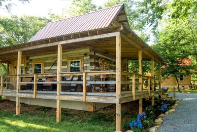 Image de Rustic Log Cabin near South Boston, Virginia