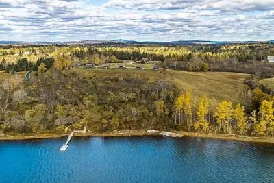 Image de Coastal Maine Escape in Castine – Kayaks, Sunsets & Classic Family Fun