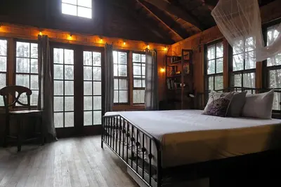 Image de Wapack Trail Cabin Peterborough - camping with a king bed