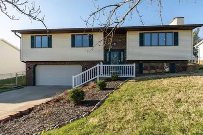 Image de Sleeps 14+ • 5br • Game Rooms • Near Iu/Indy/Lake