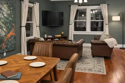 Image de Walkable Neighborhood • King Bed • Near Downtown