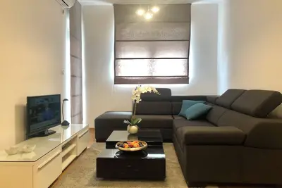 Image de Cozy 1-bedroom apartment in serene Budva with balcony