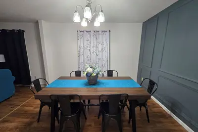 Image de Contractor/Family Hub-3 Living Areas - Sleeps Many