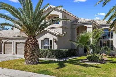 Image de Spacious 5-bedroom house with Ac in beautiful Gilbert with Golf Course View