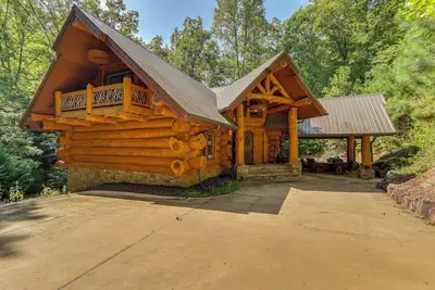 Image de New! Laurelwood Lodge, Theater, Hot Tub, 5br