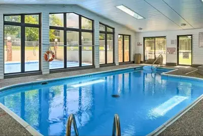 Image de Closest Condo to the Pool, Walk-In 3br, 8 ppl