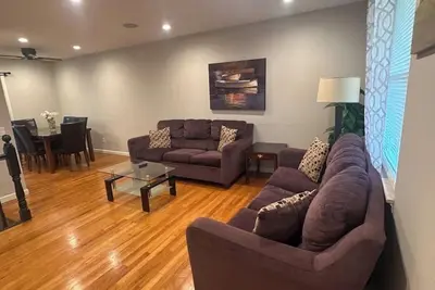 Image de Charming 3-bedroom house in delightful Ballwin and basement is not included