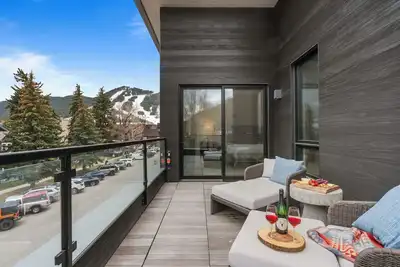 Image de Abode at Sky View, rooftop hot tub, walk to town, stunning views