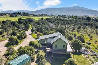 Image de Private mountain paradise, 20 acres, sleeps 14+ with fitness room