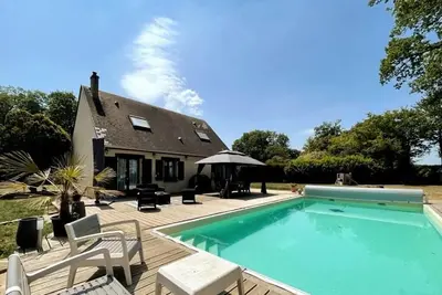 Image de BoiKlo - Piscine chauffée/Billard/Spa nordique 10p