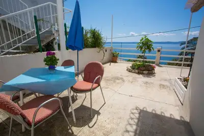 Image de Garçonnière avec la terrasse et la vue sur le mer Podgora, Makarska (As-25507-b)