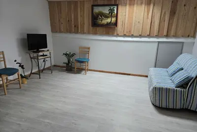 Image de Petit appartement a l étage de notre maison a10 minutes  du centre ville