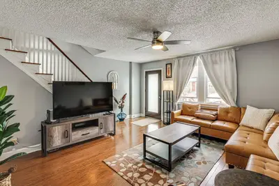 Image de Patio, 6 Mi to Lincoln Financial! Philly Townhome