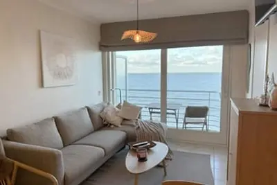 Image de Superbe appartement avec vue sur mer et balcon