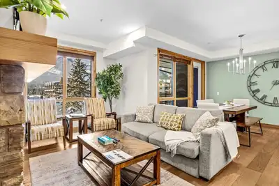 Image de Spring Creek Luxury Escape w/ Hot tub & Mtn Views!