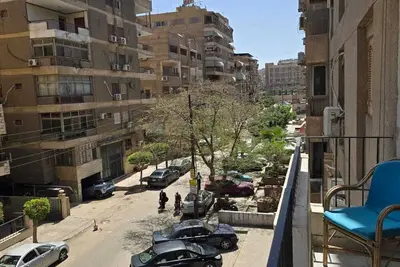 Image de Clam and clean apartment near all basic locations.