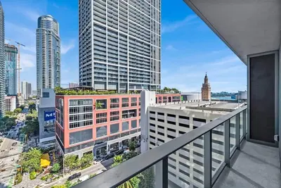 Image de Skyline Apartment with Rooftop Pool