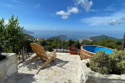 Image de Peaceful luxury with fabulous views.