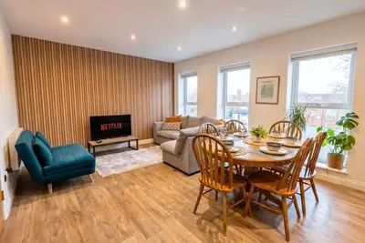 Image de Sleeps 7 in Birmingham`s Jewellery Quarter — parking included