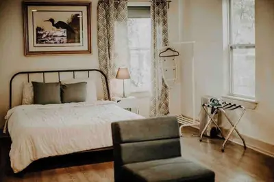 Image de The Blue Heron-elegant urban studio in city center