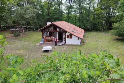Image de Maison traditionnelle landaise en pleine forêt\nAnimaux de compagnie acceptés!