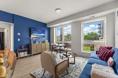Image de Modern Downtown Retreat | 2br & 2ba