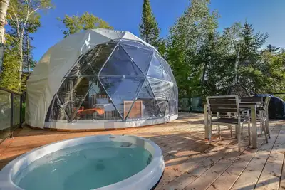 Image de Bel Air Tremblant DÔME Mezzanine : 1 King, 2 Simple, Jacuzzi, Sauna-450pi