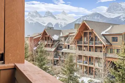 Image de Lovely 2br Rockies Getaway w Pool + Hot Tub Access