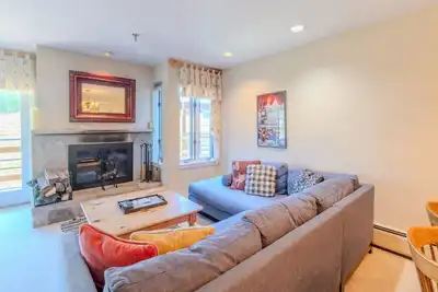 Image de Stratton walk on/ski off, King bed, walk 2 food/drink