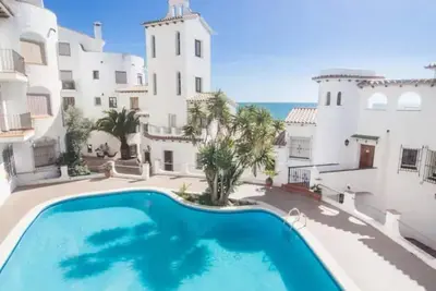 Image de Apartment with spectacular sea views next to the beach Parking pool
