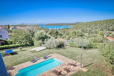 Image de Superbe appartement situé à seulement 490 mètres de la plage, avec vue sur la mer, piscine et aire de jeux