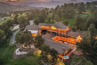 Image de Mountain Top Luxury Hot Tub Sauna Views Close to Red Rocks Amphitheater