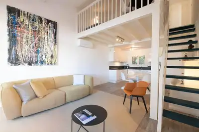 Image de Magnifique Duplex avec extérieur face aux bateaux