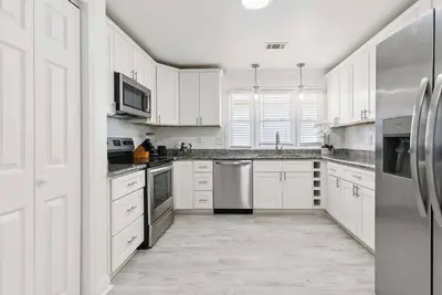 Image de 3 bedroom 2 bath Nola home