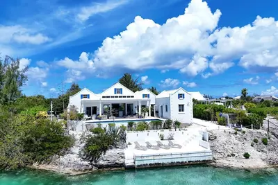 Beachfront Villa w/ Private Access + Pool | 4br |
