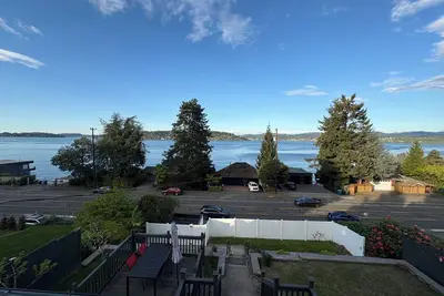 Image de 3br 2b elevated Lakeview