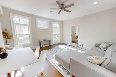 Image de Spacious 5 Rm, 3-Bedrm, 2 Bath apt in Elizabeth w/ Laundry, Air Cond & 2 Parking