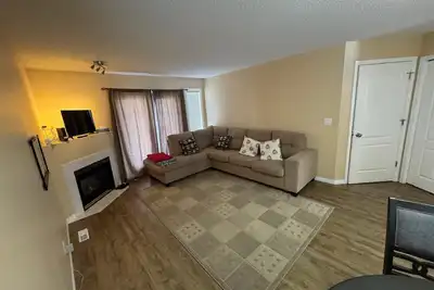 Image de Cozy 2 Bedroom Suite Near Sylvan lake