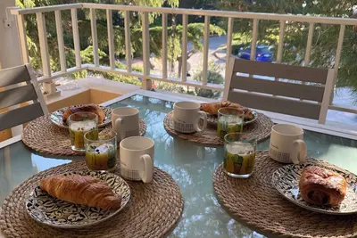 Image de Coudou Beach, T2 cosy à 2 pas de la mer avec terrasse et parking privatif