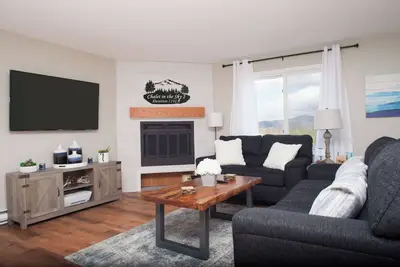 Image de Chalet in the Sky l Sleeps 8 l N. Conway l Story Land