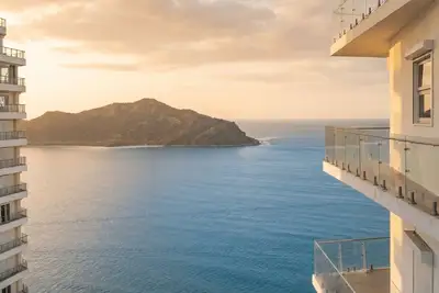 Image de Luxury Oceanfront Condo at Camino al Mar