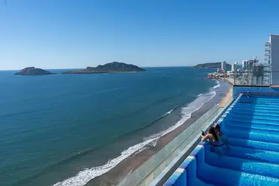 Image de Oceanfront Condo on the Malecon